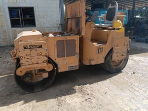 ขายรถบด4ตัน sakai  ใช้งานดี ราคาถูกดี 175,000