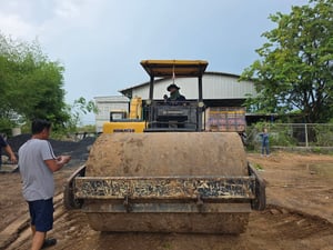 รถบด10ตันjcb vm115d มีทะเบียน ใช้งานดี ราคา800,000