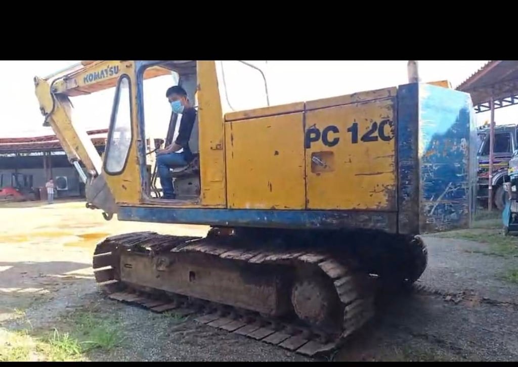 รถแม็คโครkomatsu pc120-2ใช้งานได้ดี ใบซื้อขาย ราคา165,000