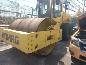 ขายรถบด20ตันbomag bw218dh-3มีทะเบียน ใช้งานดี  ราคา1,450,000 