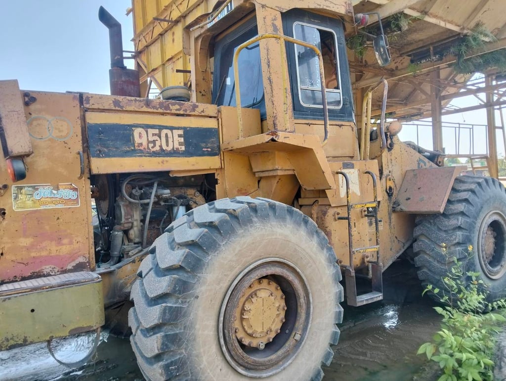 ขายรถตัก ล้อยางCAT950E ใช้งานดี ใบซื้อขาย ราคา585,000 ขายรถตัก ล้อยางCAT950E ใช้งานดี ใบซื้อขาย ราคา585,000