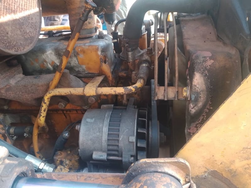 รถแทรกเตอร์komatsu D20p-5ตีนเป็ด ใช้งานดี ใบมีดสไล้ ราคา165,000