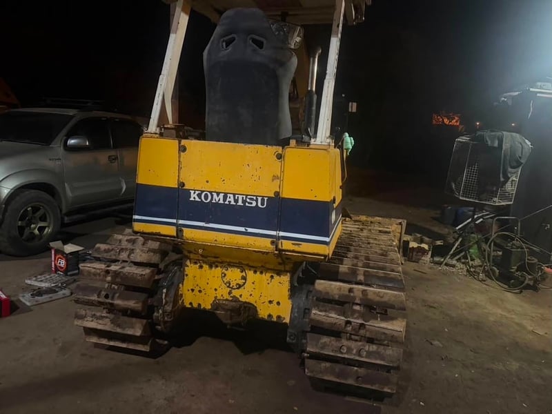 รถแทรกเตอร์komatsu D20p-6 ตีนเป็ด ใบมีดสไล้ ใช้งานดี ราคา2.6แสน