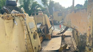 ขายรถแทรกเตอร์komatsu D50p-16 ตีนเป็ด ใช้งานดี ราคา2.7แสน ขายรถแทรกเตอร์komatsu D50p-16 ตีนเป็ด ใช้งานดี ราคา2.7แสน