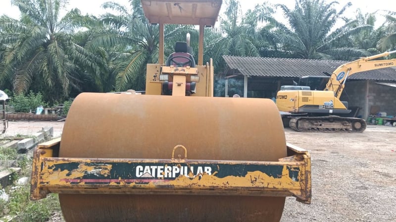 รถบด10ตัน cat 563 มีทะเบียน ใช้งานดี ราคา6.8แสน รถบด10ตัน cat 563 มีทะเบียน ใช้งานดี ราคา6.8แสน