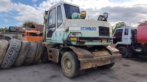 รถแม็คโครล้อยางkobelco ใช้งานดี มีทะเบียน ราคา400,000