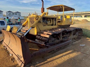 ขายรถแทรกเตอร์CAT D5D ตีนเป็ด  ใช้วานดีมาก ใบซื้อขาย ราคา4 5แสน