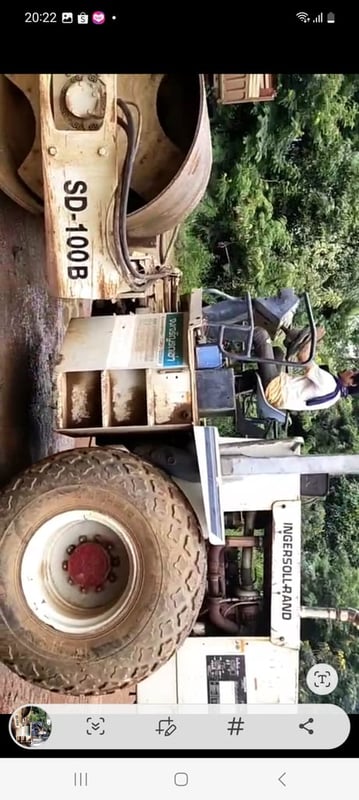 ขายรถบด10ตันingersoland sd100b  เล่มทะเบียน ใช้งานดี ราคา6.4แสน