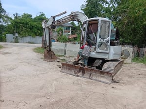 ขายรถแม็คโครkomatsu pc75u ใช้งารดี ใบซืเอขาย ราคา2.6แสน