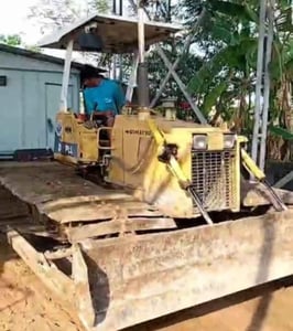 รถแทรกเตอร์ komatsu D20pll-7เลี้ยวข้าง ใบตีนเป็ด 1ม. ใช้งานดี ราคา299,000