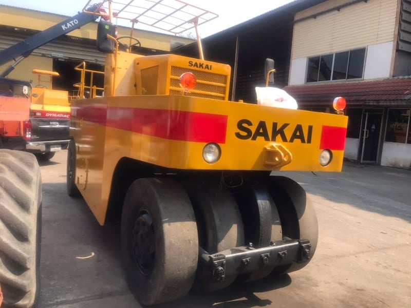 รถบดล้อยางsakai ts9ใช้งานดี มีทะเบียน ราคา4.5แสน