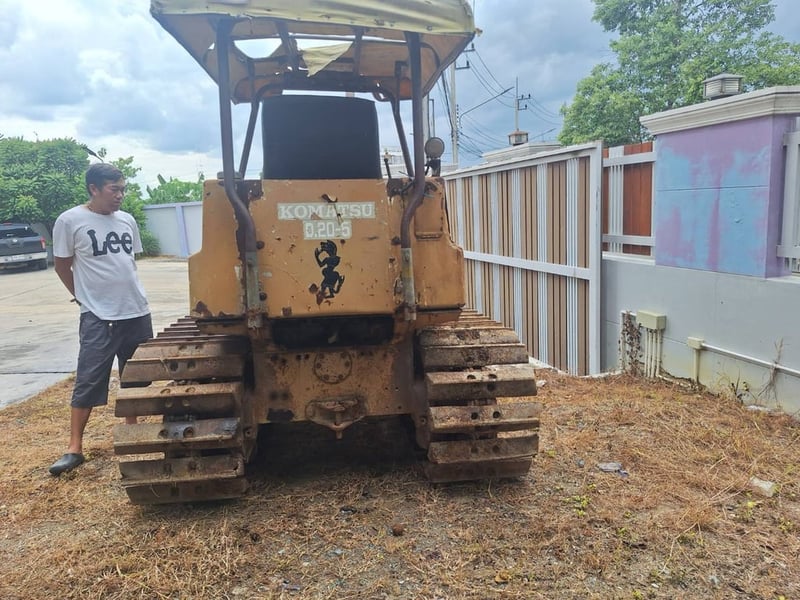 รถแทรกเคอร์komatsu D20p-5 ตีนเป็ด ใช้งานดี ราคาถูกดี99,000 รถแทรกเคอร์komatsu D20p-5 ตีนเป็ด ใช้งานดี ราคาถูกดี99,000