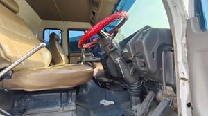 ขายรถ10ล้อ2เพลาmitsubishi 220แรง ใช้งานดี มีทะเบียน ราคา5.7แสน