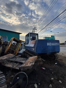 ขายรถแม็คโครkomatsu pc100-5 ใช้งานดี ใบซื้อขายราคา2.7แสน