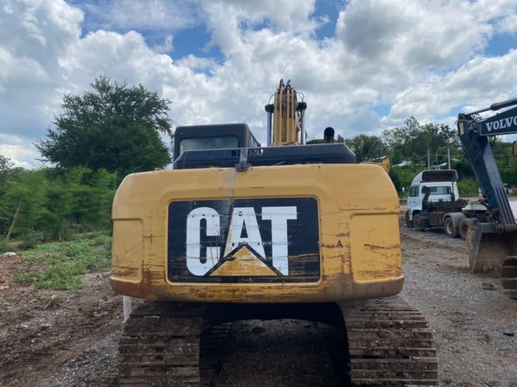 ขายรถแม็คโครcat 315D ใช้งานดี มีทะเบียน ราคา5.5แสน