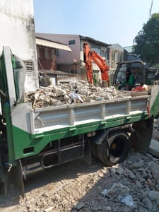 ขายหินคลุก หินผุ หน้าดิน ลูกรัง เศษปูนทุปตึก รับถม