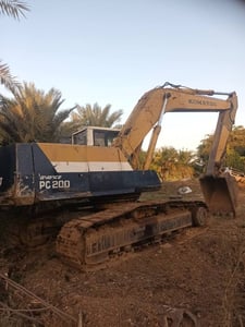 ขายรถแม็คโครkomatsu pc200-5 ใช้งานดี ใบซื้อขาย ราคา295,000