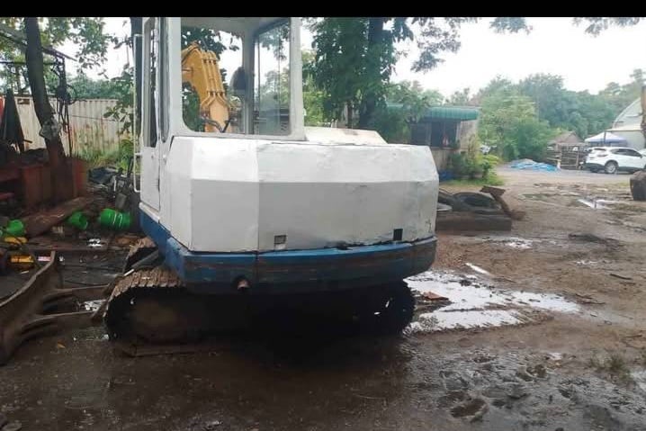 รถแม็คโครkomatsu pc20-5 ใช้งานดี ใบซื้อvายราคา1.3แสน