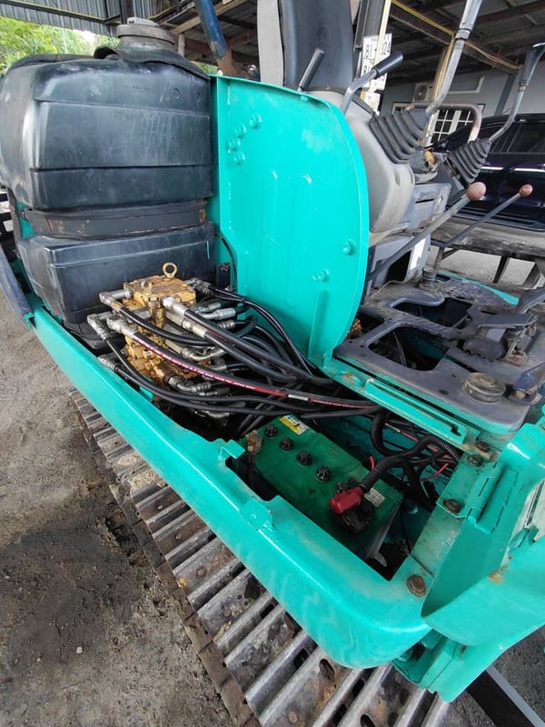 รถแม็คโครkomatsu pc35r-8 ใช้งานดี ใบซื้อ ขาบราคาถูกดี ๆๆ 185,000