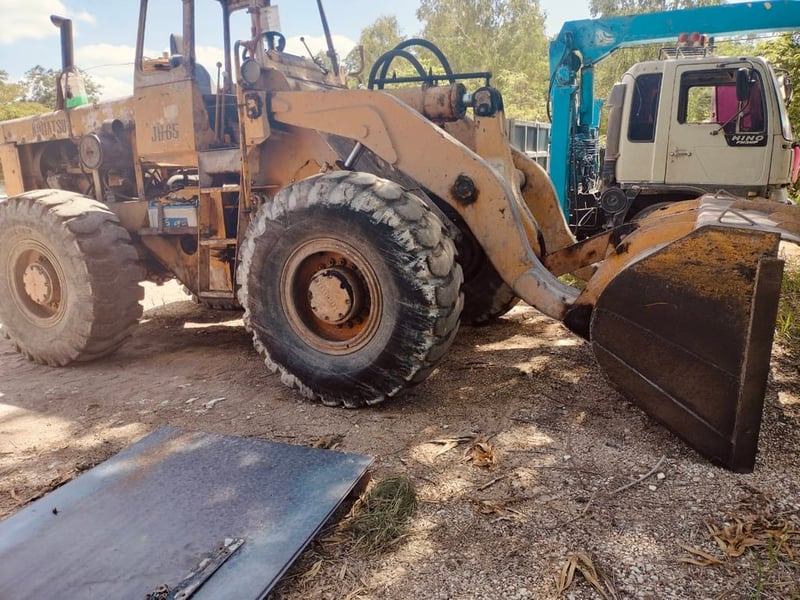 รถตักkomatsu jh65ใช้งานดี ใบซื้อvาย ราคา2.5แสน รถตักkomatsu jh65ใช้งานดี ใบซื้อvาย ราคา2.5แสน