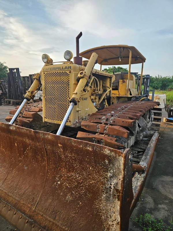 ขายรถแทรกเตอร์CAT D5D ตีนเป็ด ใช้งานได้ปกติ ใบซื้อขายราคา2.8แสน