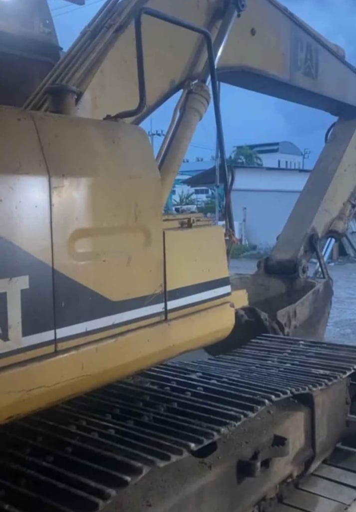 รถแม็คโครcat320v2 ใช้งานได้ดี ใบซื้อขาย ราคาถูกดี3.7แสน รถแม็คโครcat320v2 ใช้งานได้ดี ใบซื้อขาย ราคาถูกดี3.7แสน