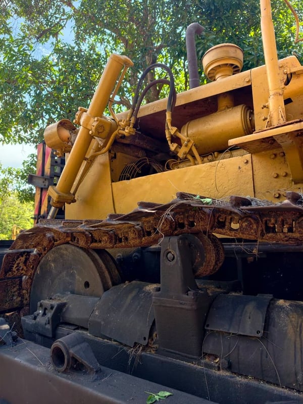 ขานแทรดเตแร์ รวม2คัน CAT D5D 1คัน komatsuD50A-15 1คัน ใช้งานดี ราคา450,000