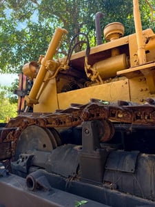 ขานแทรดเตแร์ รวม2คัน CAT D5D 1คัน komatsuD50A-15 1คัน ใช้งานดี ราคา450,000