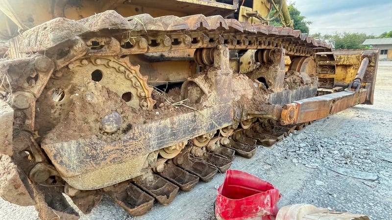 ขายรถแทรกเตอร์komatsu D50p-16 ตีนเป็ด ใช้งานดี ราคา2.7แสน ขายรถแทรกเตอร์komatsu D50p-16 ตีนเป็ด ใช้งานดี ราคา2.7แสน