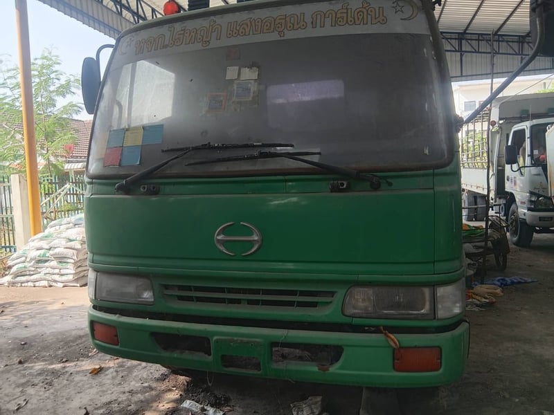 ขายรถ6ล้อน้ำ isuzu 140 ใช้งานได้ดี มีทะเบียน ราคา2.2แสน