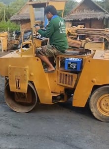 ขายรถบดล้อหน้าเหล็กหลังยาง 4ตันbomag ใช้งานดี ใบซื้อขาย ราคา1.7แสน ขายรถบดล้อหน้าเหล็กหลังยาง 4ตันbomag ใช้งานดี ใบซื้อขาย ราคา1.7แสน