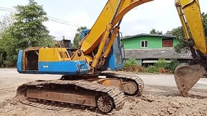 รถแม็คโครkomatsu pc200-5 คอนโทรนยาว ใช้งานดี ราคาถูกดีๆ235,000