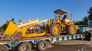 รถตักล้อยางcat 910ใช้งานดี ใบซื้อvาย ราคา2.3แสน