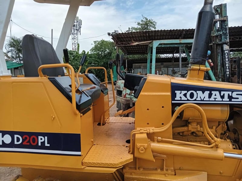 ขายรถแทรกเตอร์komatsu D20pl-6 ตีนเป็ด70cm.ใบมีดสไล้ ใช้งานดี ราคา2.9แสน