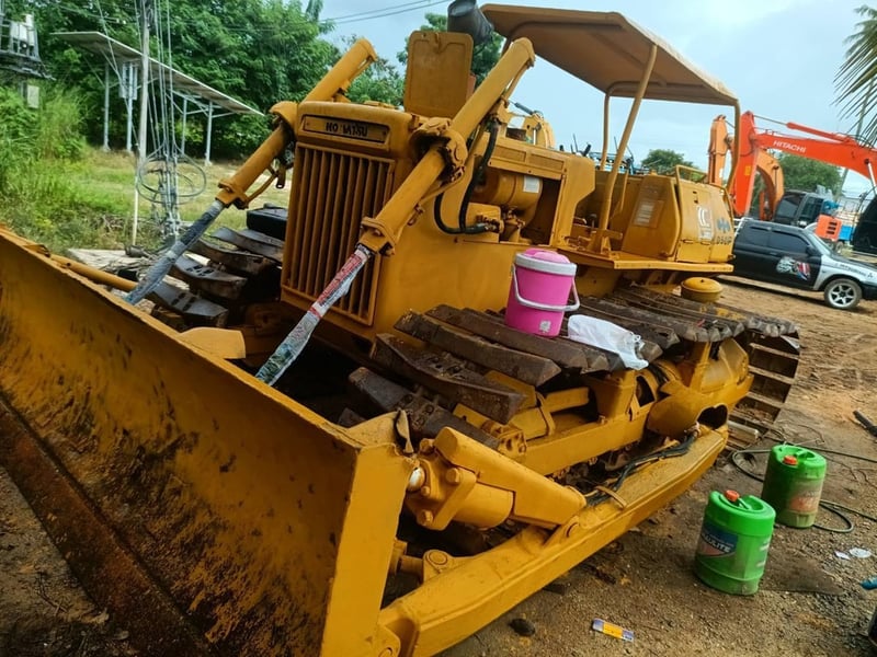 รถแทรกเตอร์komarsu D50p-16 ใช้งานดี ตีนเป็ด ใบซืเอขาย ราคาถูกดี330,000