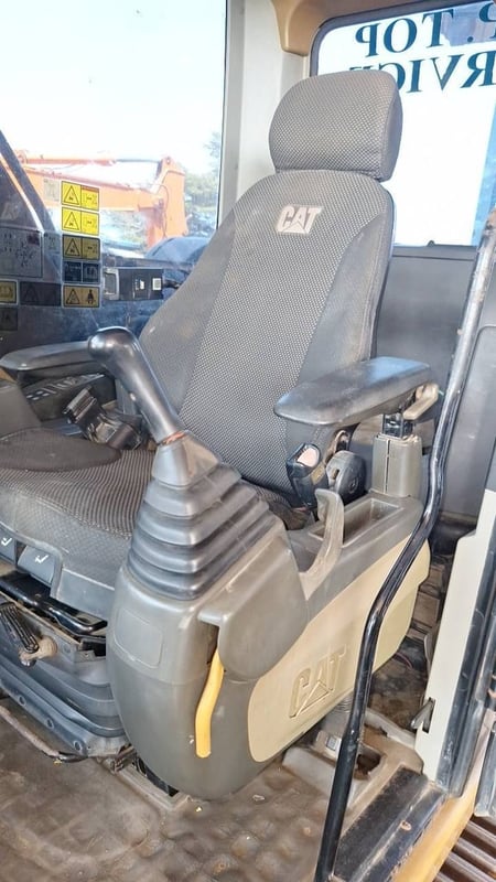 รถแม็คโคร CAT 320D  19,500 ชม.ใช้งานดี มีทะเบียน ราคาถูกดีๆๆ 690,000