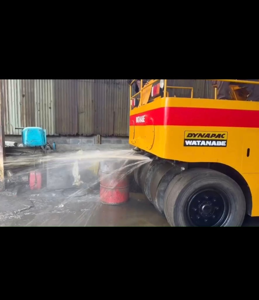 ขายรถบดล้อยางwatanabe 7ล้อใช้งานได้ดี มีทะเบียร ราคา4.7แสน