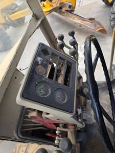 ขายรถเดรดเดอร์john deere 7708Bมีทะเบียน ใช้งานดีมาก ราคาถูกดี6.5แสน