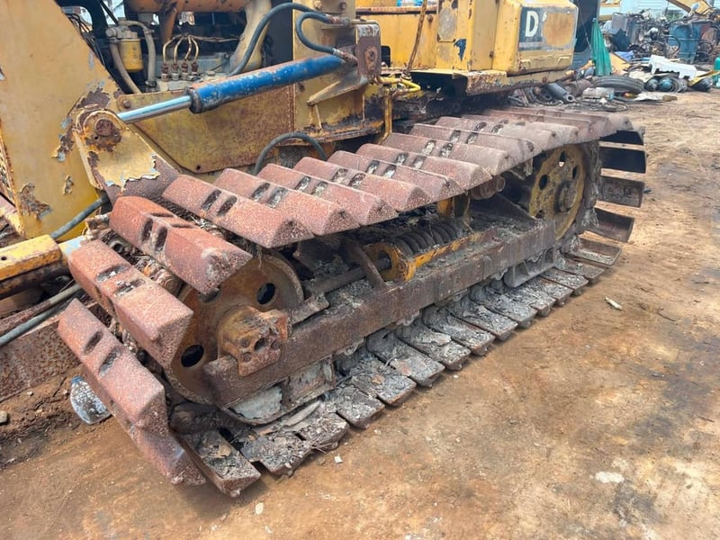 รถแทรกเตอร์komatsu D20p-5 ตีนเป็ด ใบมีดสไล้ ใช้งานดี ราคา155,000 