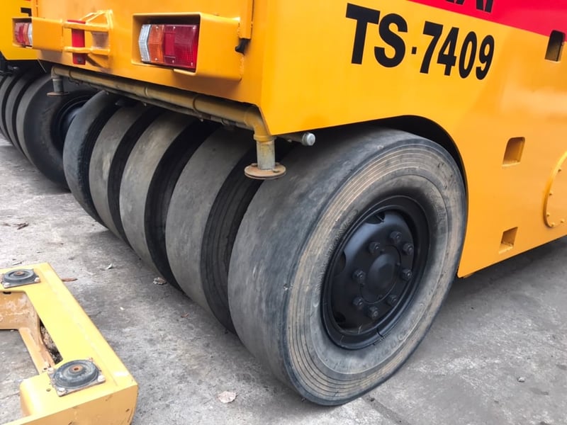 รถบดล้อยางsakai ts409 ใช้งานดี ใบอินวอย ราคา495,000