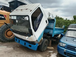 ขายรถ6ล้อดั้มmitsubishi 110แรง ใช้งานดี มีทะเบียน ราคา1.5แสน