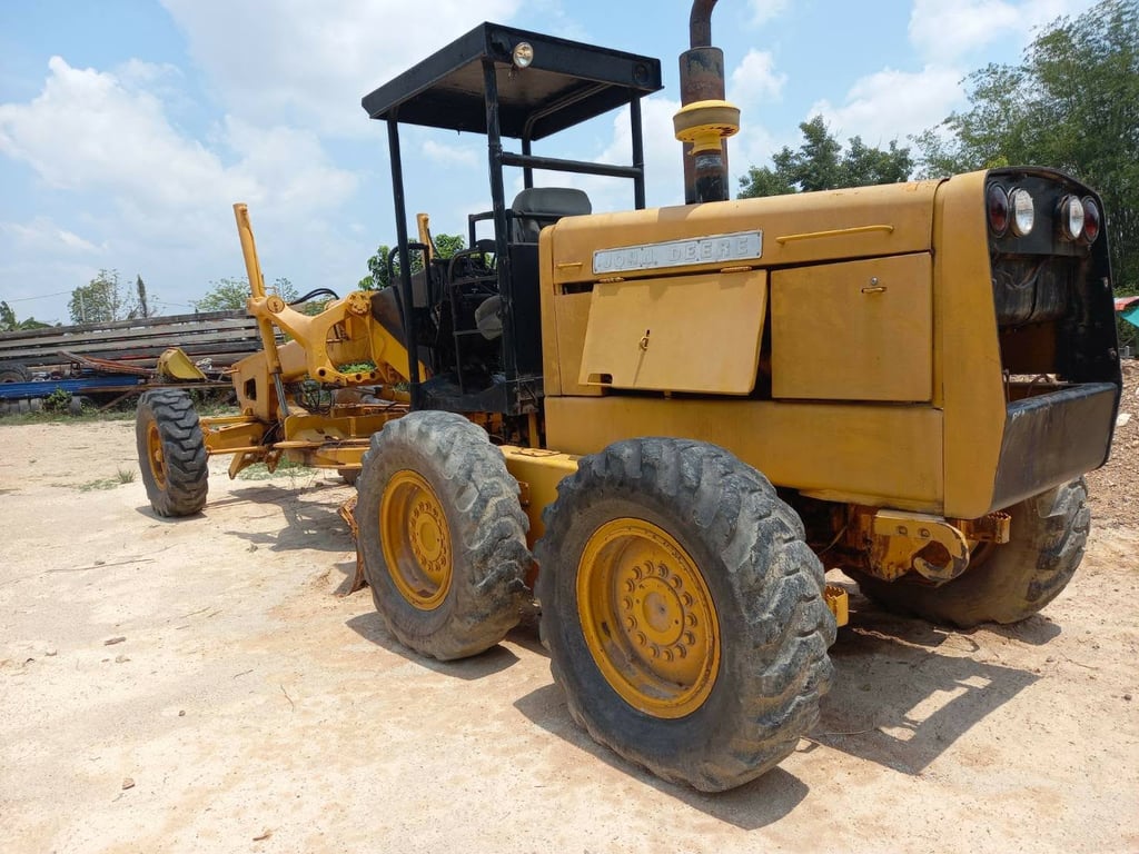 ขายรถเกรดเดอร์john deere ใช้งานได้ดี ใบซื้อขาย ราคา3.7แสน ขายรถเกรดเดอร์john deere ใช้งานได้ดี ใบซื้อขาย ราคา3.7แสน