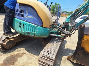 รถแม็คโครkomatsu pc35 mr-1 ใช้งานดี ใบซื้อvาย ราคา165,000 รถแม็คโครkomatsu pc35 mr-1 ใช้งานดี ใบซื้อvาย ราคา165,000