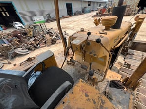 รถแทรกเตอร์CAT D5B 10z ใช้งานดี ใบซื้อvาย ราคา6.4แสน