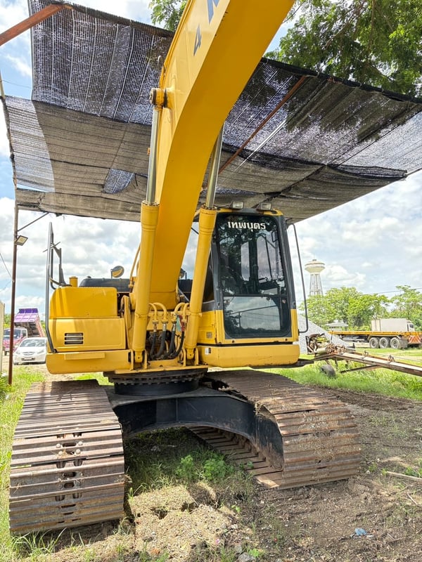 แม็คโครkomatsu pc200-8moใบแจ้งจำหน่สย 8,780ชม. ใช้งานดี ราคา1.2ล.บาท