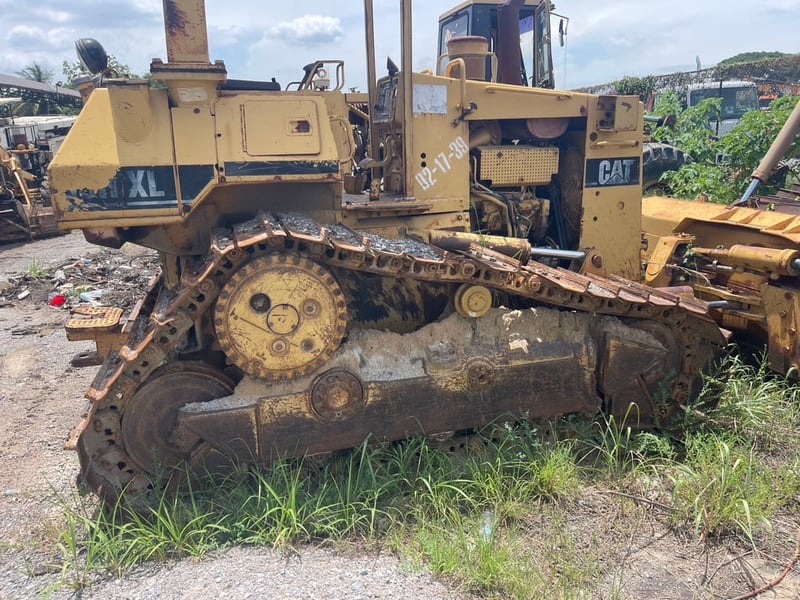 ขายรถแทรกเตอร์CAT D4H ใช้งานได้ ตีนไก่ ใบซื้อvายราคา285,000