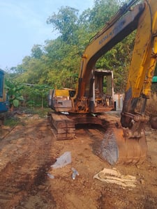 รถแม็คโครkomatsu pc120-5  ใช้งานได้ ใบซื้อขาย ราคา269,000