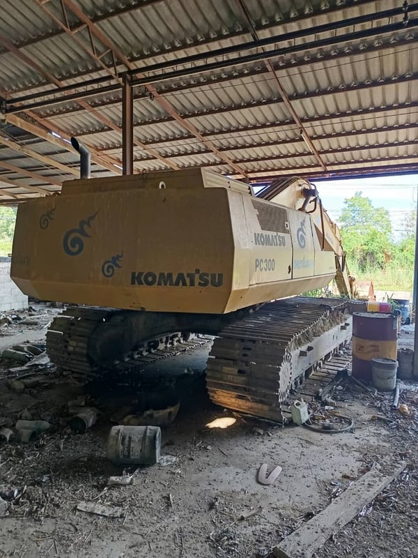ขายแม็คโครkomatsu pc300-5 ใช้งานดี ใบซื้อขาย ราคาถูกดี8.5แสน