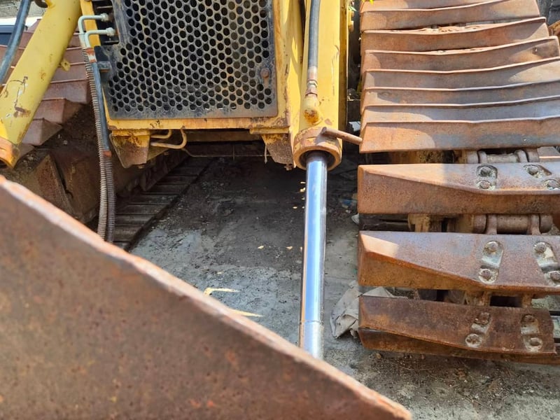 รถแทรกเตอร์cat D5H ตีนเป็ด มีทะเบียน ใช้งานดี ราคา650,000