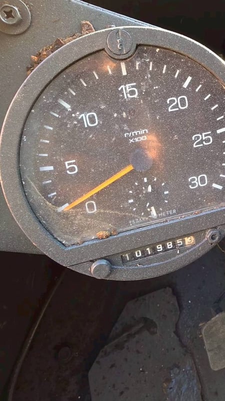 ขายรถตักล้อยางแขนยาว komatsu wa200-1ใช้งานดี ใบซื้อขายราคา450,000